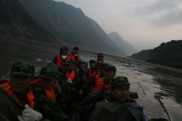 三江上演“士兵突击”