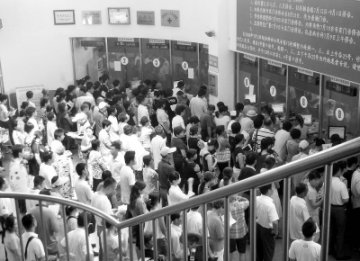 苏州市民冬病夏治忙