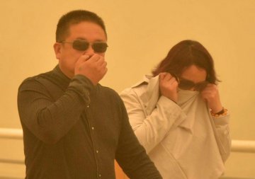 强沙尘天气侵袭新疆库尔勒