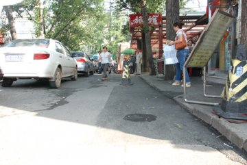 北京积水潭医院门前的路填平了