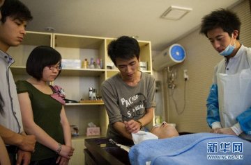 实拍“90后”职业入殓师