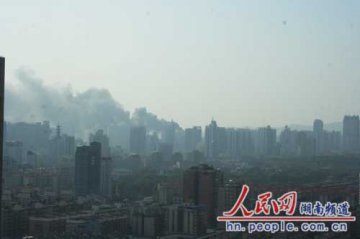 湖南省人民医院在建大楼发生火灾 尚无人员伤亡