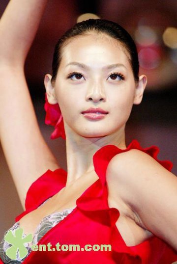 林嘉绮34D傲人身材 蕾丝Bra托双峰