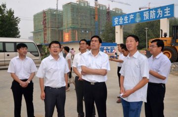 阜阳常务副市长卢仕仁赴医院调研 要求快发展