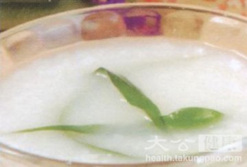竹子药用功不可没 清热除烦 竹叶茶粥防中暑