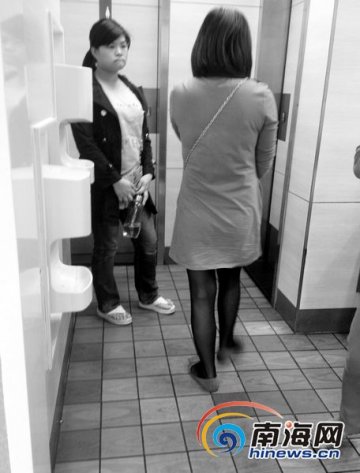 海口公厕蹲位配比不达标市民建议增加女厕数量