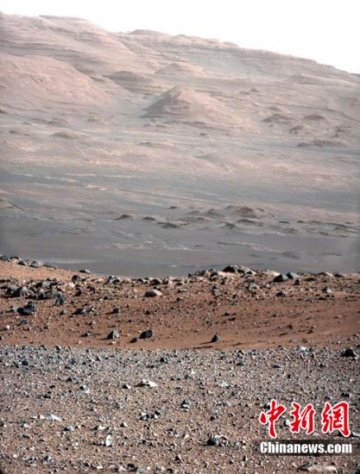 美国火星探测车好奇号向400米外科研目标前进