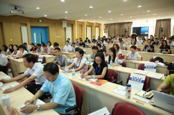 王明珠出席全国食品安全宣传周“食品安全自媒体训练营”活动