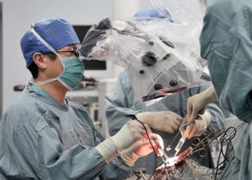 中国康复研究中心北京博爱医院神经外科打破医学常规成功实施了颅脑肿瘤手术