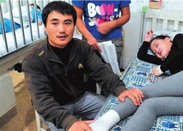 10岁女童患怪病呼吸困难 父亲欲卖肾救治