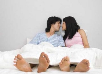 夫妻最健康的双人睡姿