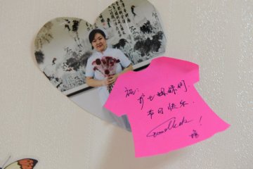 护士节爱心墙传递温暖