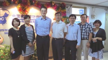 香港卫生署卫生防护中心梁挺雄总监与吴秉琛医生访问慢病中心