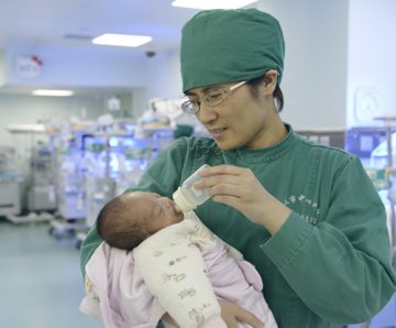胎龄27周的晚期“流产儿”脱险