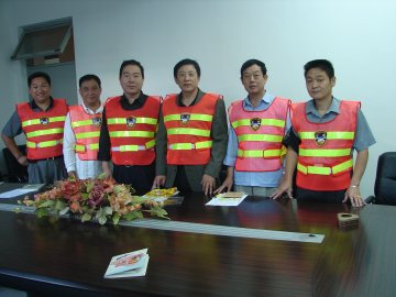 保卫处聘请离退休职工担任交通管理员