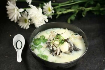 咸鱼头豆腐汤