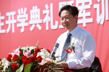 翰林学院2012级新生开学典礼暨军训汇报表演隆重举行