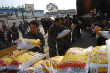 解放军59医院全力投入抗旱救灾