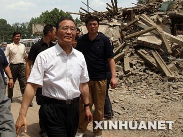 温家宝强调：必须举全国之力做好抗震救灾工作