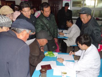 玉门市开展脑瘫等重特大疾病筛查究助活动