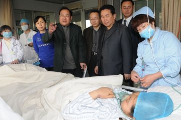 我院全力救治盈江地震伤员