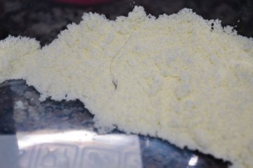 惠氏奶粉吃出毛发致婴儿呕吐 回应称不可能