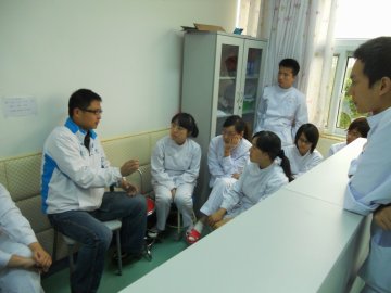 朱毅同志赴四川都江堰进行康复医疗治疗培训工作