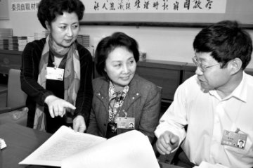 要为基层多培养人才