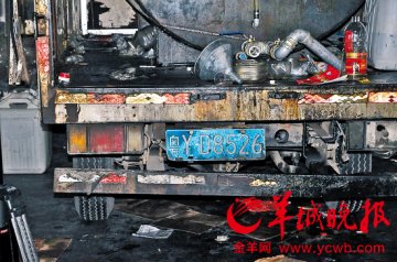 穗警方查获15吨假冒品牌食用油：加香精乱勾兑