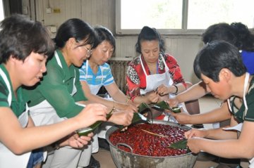 太原市第四人民医院：端午佳节送温暖