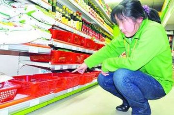 江苏：多地碘盐脱销 抢购者担心海水被污染没盐吃