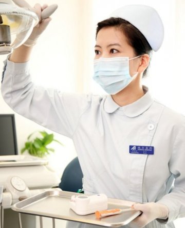 瑞尔齿科种植牙：美丽人生 从齿开始