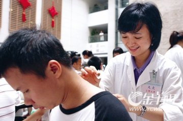 5万多市民趁热贴药