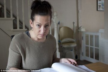 英国女子病后一觉醒来 地道英国口音变中文腔