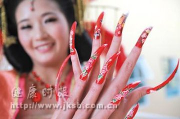 指甲宜看不宜做