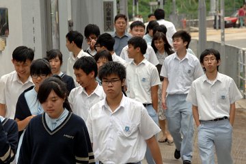 增两成人手助校园抗毒
