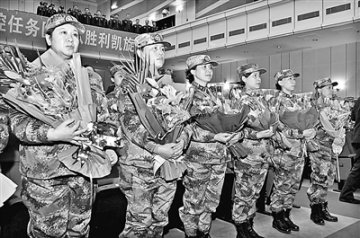 催泪！读读军人子女写给“抗埃妈妈”的微信