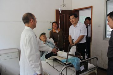 欧阳煌副厅长到桑植县调研医改工作