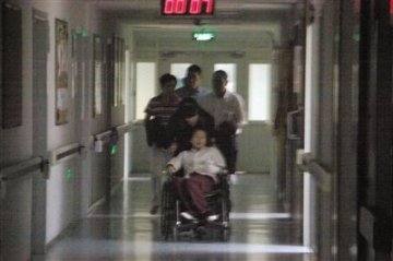 北京天坛医院发生劫持人质事件 嫌犯称不想活了