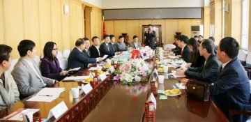 杨宝峰校长会见韩国代表团