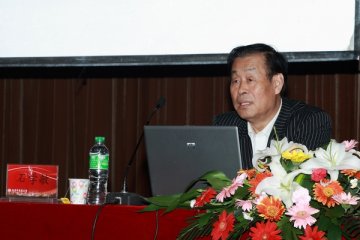 与中国工程院院士石学敏教授“针”情对白--“名人名师名家进校园”第三十一讲顺利举行
