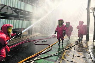 药厂火警演习提应变力