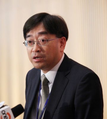 香港卫生局长：希望中产阶级更愿意购医保