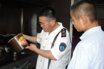 合肥卫监经开区分所开展中高考考点餐饮专项检查