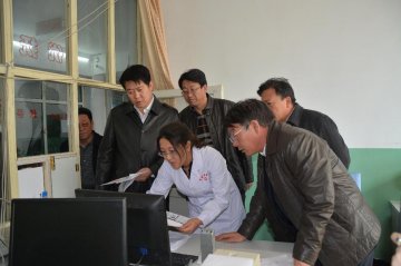 曹凯宏县长深入县医院、中医院调研指导工作