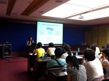 美南医学高级学者访问团访赣