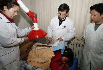 蛇年“长蛇灸” 淮北中医院发掘传统中医疗法