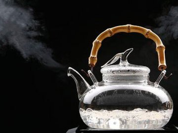 一杯温开水6大保健功效 解酒效果佳