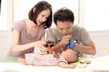 英1/3家庭因宝宝夜哭离婚 宝宝止哭有妙招