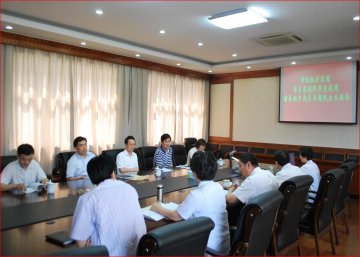 局领导参加市级机关医院领导班子专题民主生活会